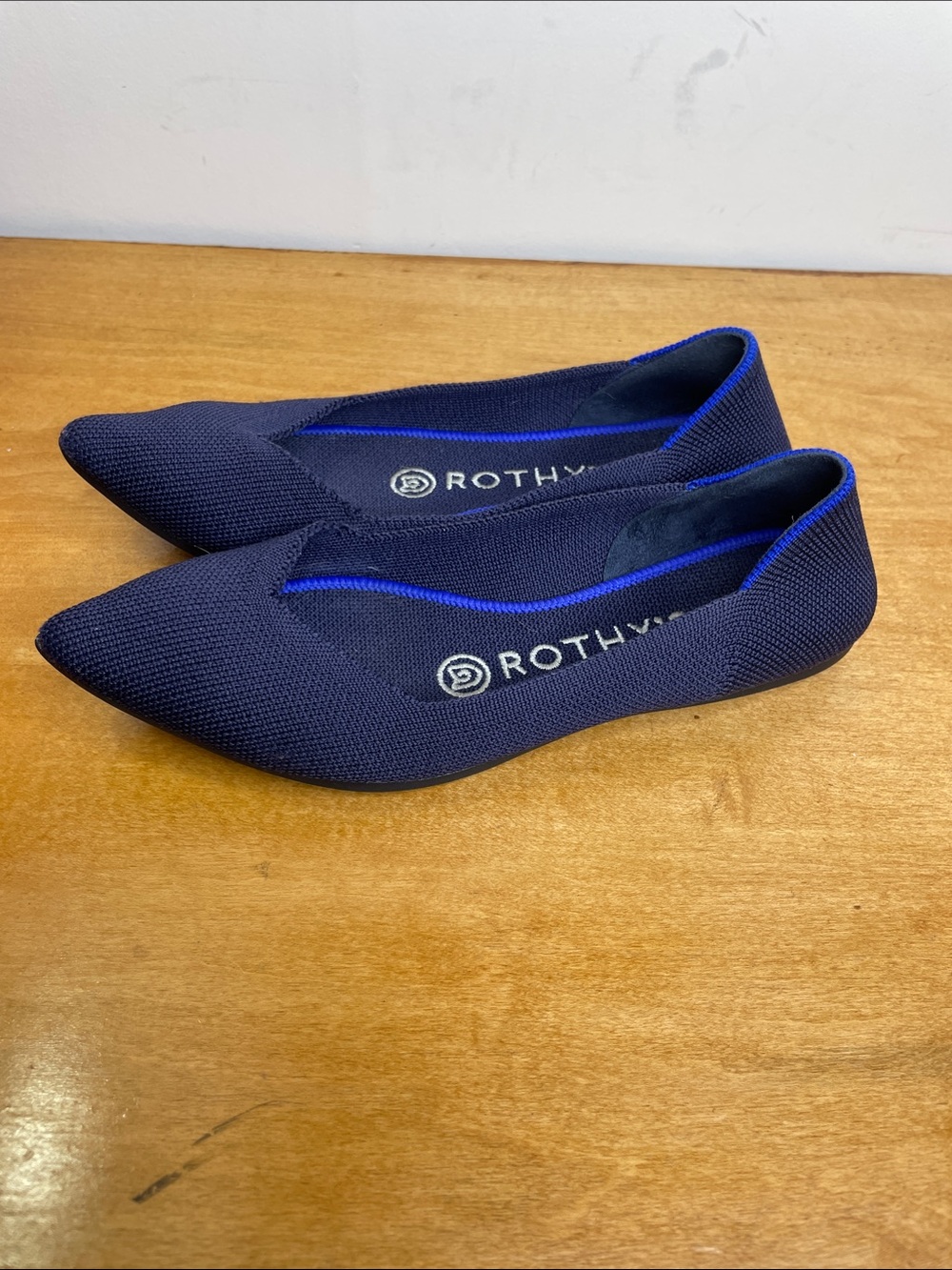 Rothy's Navy Pointed Knit Flats with Blue Trim. Size 5 - Picture 6 of 12